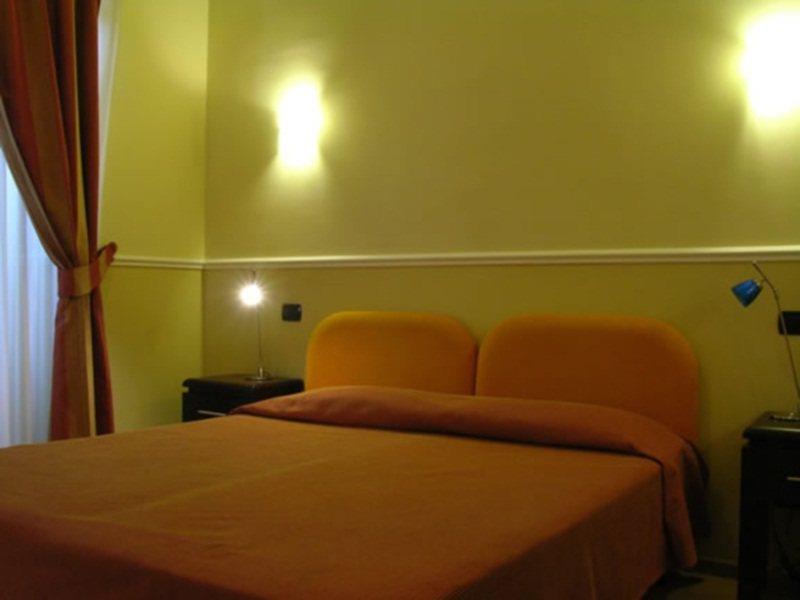 Hotel Everest Inn Rome Bagian luar foto